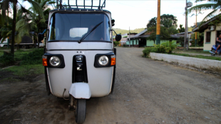 Illustration for article titled Bajaj RE GDI (Tuk Tuk): The Jalopnik Classic Review